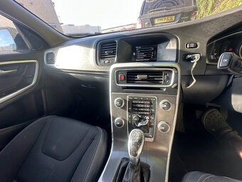 Volvo V60 1,6 D2 automat r.v. 2014 FACELIFT - 6