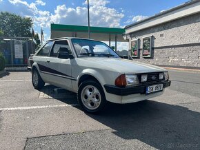 Ford Escort MK3 - 6