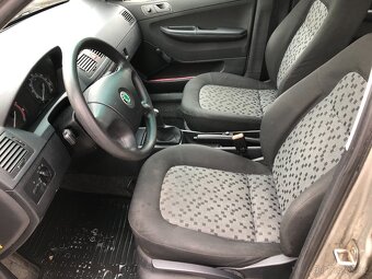 ŠKODA FABIA KOMBI 1.2i HTP 12V 47KW Koupeno ČR 2007 - 6