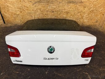 PÁTÉ DVEŘE KUFRU ŠKODA SUPERB 2 PŘED. FACELIFT 1026 - 6