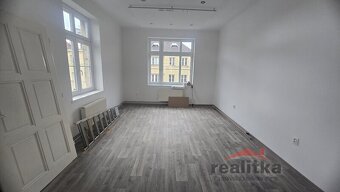 Pronájem bytu 2+kk s balkónem, 61m2, a parkovacím místem, Op - 6