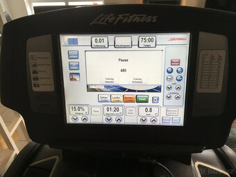 Běžecký pás Life Fitness Elevation Engage 95T - 6