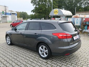 Ford Focus 1.0 i 74 kW - 6