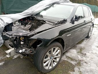 BMW F11 světlý kožený interiér - 6