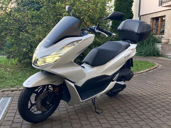 Honda PCX 125, 1.majitel, najeto pouze 2465 km - 6