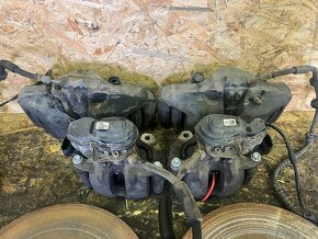 KOMPLETNÍ BRZDOVÝ SYSTÉM BMW F11/F10 3.0D 220KW - 6