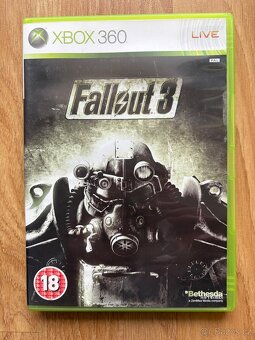 Xbox 360 + ovladače - 6