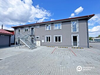 Prodej nového bytu 3+kk s parkovacím stáním a dvorkem ve Vém - 6