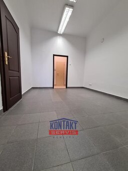 Pronájem bytu 3+1 přímo na náměstí Přemysla Otakara II, v Če - 6