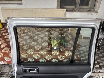 Práva strana dveri - 6