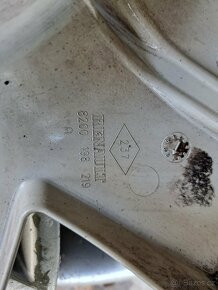 Poklice Renault CAROLI 15" - 6