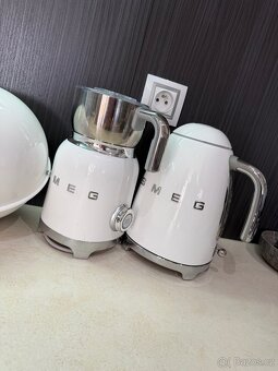 Kuchyňské spotřebiče - šlehač mléka SMEG + chlebník WESCO - 6