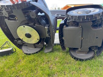 Robotická sekačka Husqvarna 435X AWD - 6