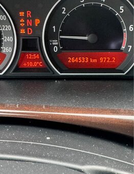BMW 750i - 6
