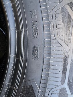 Letní Continental 215/75/16C 116/114R DOT45/22 7,5mm - 6