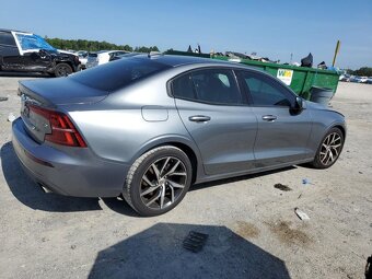 2020 Volvo S60 T5 Momentum 2.0L FWD - 6