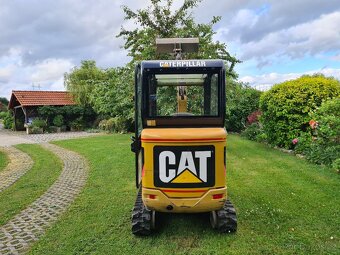 Minibagr Caterpillar 301.8C - 6