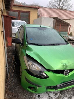 Mazda 2 rok 2009 -- 1,3-63kw -náhradní díly - 6