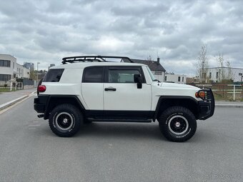 Toyota FJ Cruiser bez koroze s plnou výbavou do terénu - 6