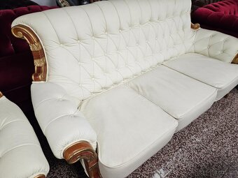 CHESTERFIELD SEDAČKA ŠTÝLOVA ,V KOMBIN.S DREVOM - 6