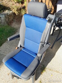 Sedačka VW Multivan T5 T6 do druhé řady otočná - 6
