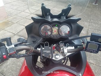 Suzuki DL 650 - 6
