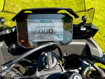 Aprilia Tuono V4 Factory - 6