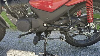 Honda CB 125 F - 6