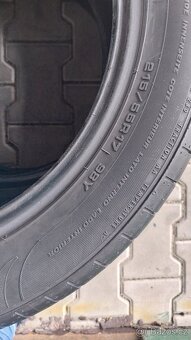 Prodám 2 x letní pneu Fulda 215/55/17 - 6