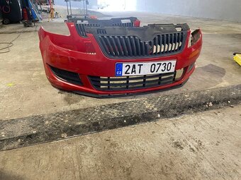 Prodám přední nárazník a světla pro Škoda Fabia 2 - 6