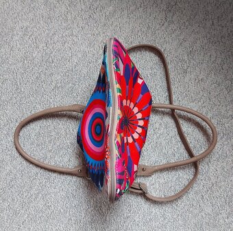 Krásná a praktická taška, kabelka - 6