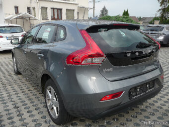 Volvo V 40 2.0 D2 ECO KINETIC vozidlo po prvním majiteli - 6