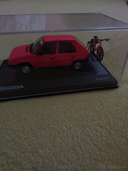 Škoda Favorit 1:43+ nosič kol a kolo - 6