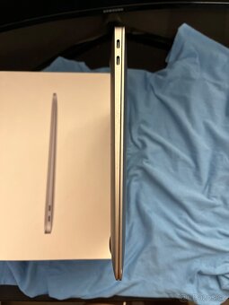 MacBook Air 13” (2020) – Intel Core i5, 8GB RAM, 256GB SSD - 6