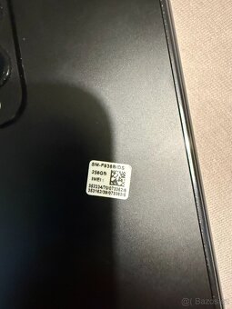 Prodám použitý SAMSUNG Galaxy Z Fold4 5G 12+256GB černá - 6