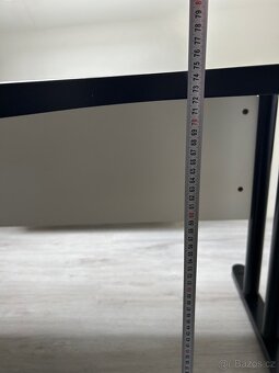 Ergonomický kancelářský stůl s výřezem - 6