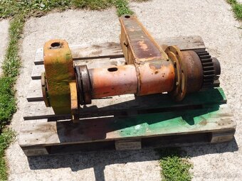 Otoč nakladače UNHZ 750 - 6