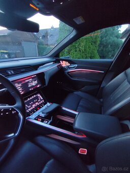 Prodám Audi E-tron 50 quattro - 6