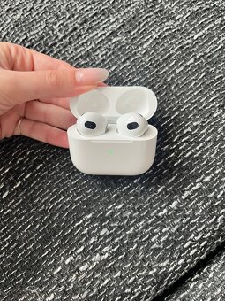 AirPods 2021 s bezdrátově nabíjecím pouzdrem - 6
