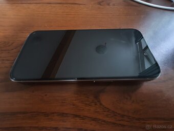 iPhone 15 Pro 256 GB černý titan v záruce - 6