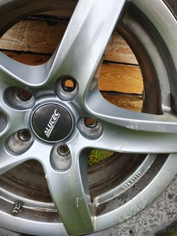 17" kola Alutec + zánovní pneu Nokian - 6