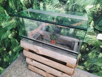 Špičkové terárium 80x40x40 cm bez pozadí - 6