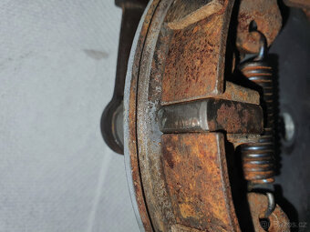 Brzdové štíty ČZ 175, 250 - 6