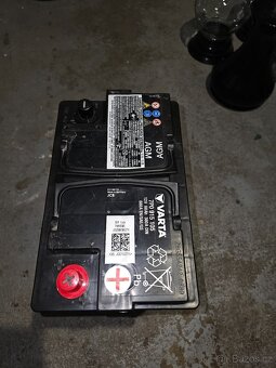 Autobaterie  Varta STOP/START AGM 12V 68Ah 380A - 6