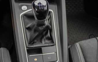 Volkswagen Golf 1.5 TSI ACT Style - 6