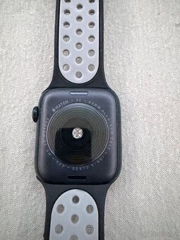 Apple Watch SE 44mm GPS – Baterie 100%, s krabičkou - 6