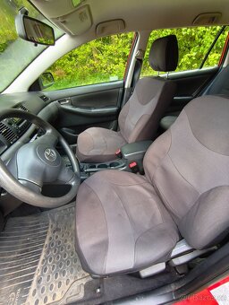 Toyota Corolla 1,6 , 81 kW - 6
