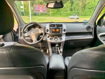 Toyota RAV4 - 6