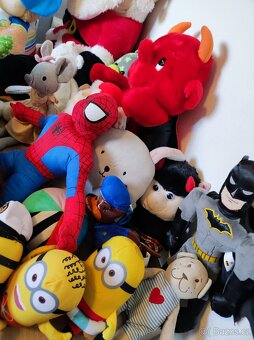 Balík 26 plyšáků různých velikostí – Spiderman, Batman, Sant - 6
