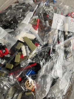 NOVÉ Land Rover Defender - 2573ks kostek - 6